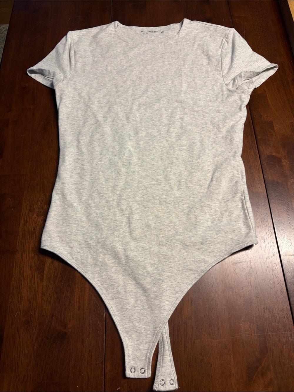 Abercrombie & Fitch Heather Light Gray Short Sleeve Bodysuit